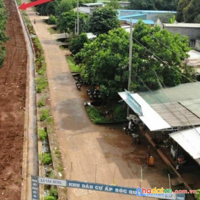 Bán 500m2 đất ngay trung tâm đông dân, gần kcn tân hưng, đối diện trường học. chỉ 400 triệu