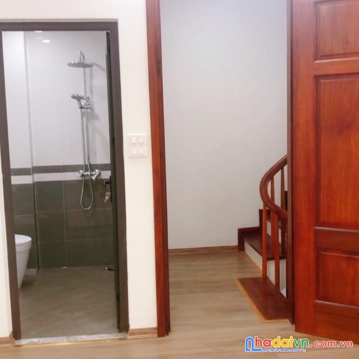 Bán nhà đẹp mới cứng, ô tô cách nhà 30m, ngõ thông tứ tung, nhà đã hoàn thiện xong