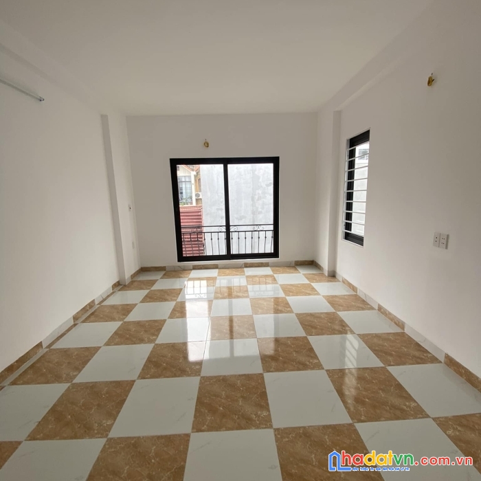 Bán nhà trần khát chân 36m2- 5 tầng - mt 4m- 3.6 tỷ