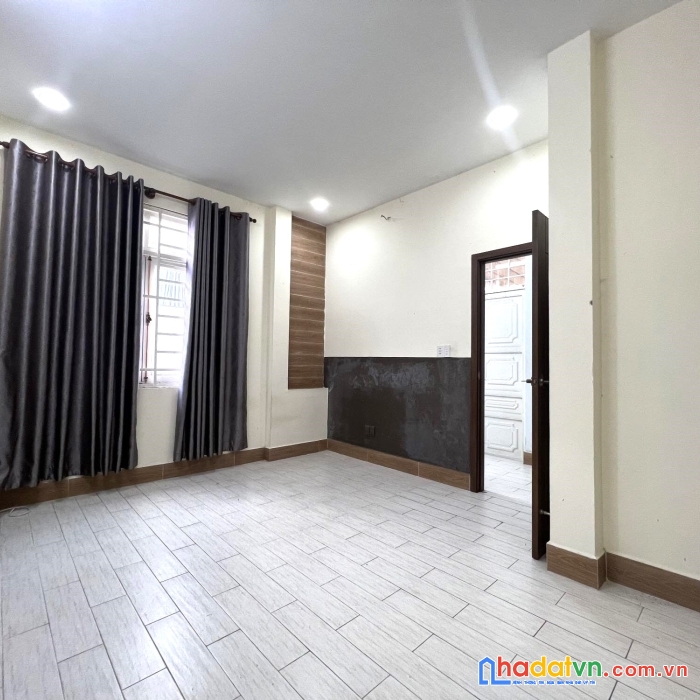 4 tỷ hơn có nhà hxh 6m tân phú kinh doanh lũy bán bích 56m2, 4 tầng, sân thượng.