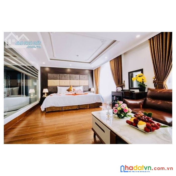 Bán khách sạn doanh thu 3,5 tỷ phố cổ