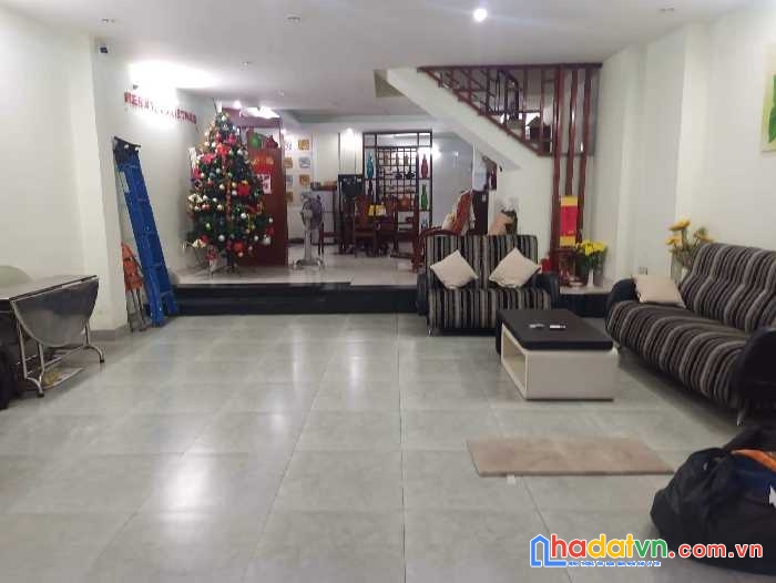 Ngợp , hẻm xh, đình phong phú ,ngang 4.2 ( 52m2 ), 4 tầng btct, nhỉnh 5 tỷ.