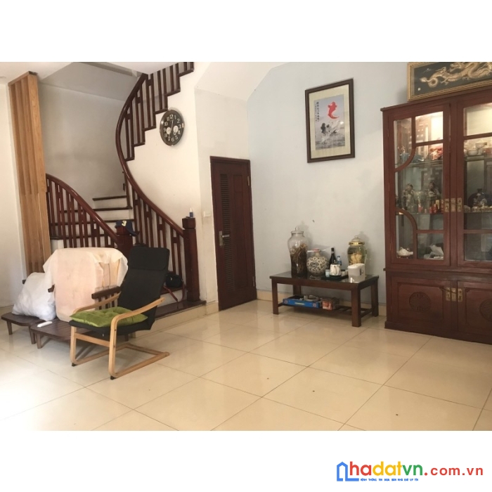 Bán nhà trong ngõ bồ đề 40 m 4t mt6,4 4,5 tỷ  vị trí đẹp
