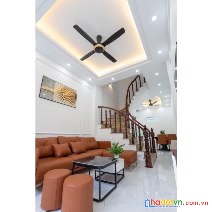 Bán nhà hoàng đạo thành ngõ thông 36 m2, giá 3.4 tỷ