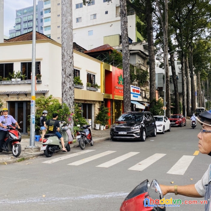 Góc 2mt bạch đằng bình thạnh sát chợ bà chiểu 29.8 tỷ