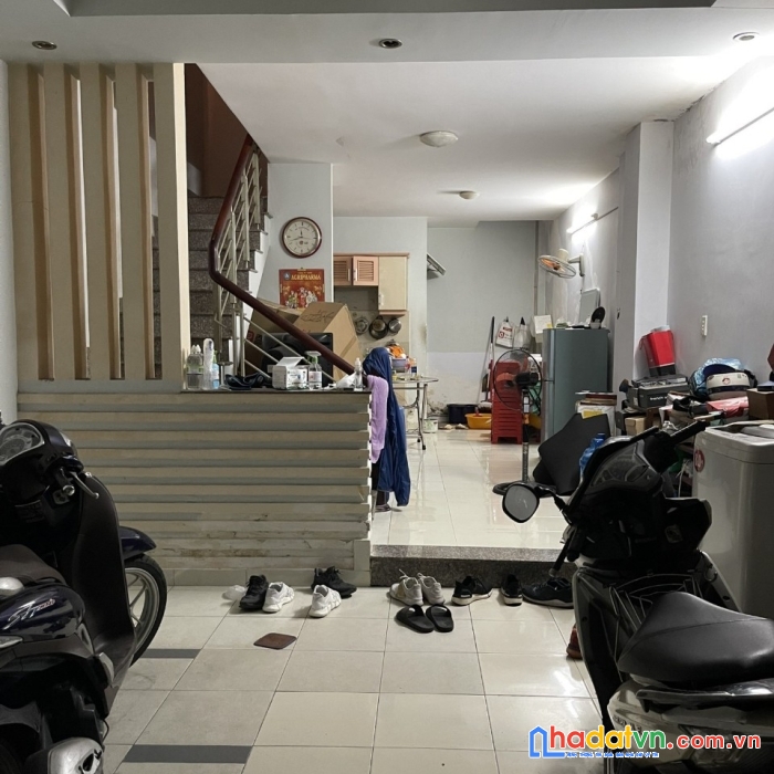 Kẹt tiền bán gấp nhà đẹp 51m2 ngay âu cơ tân sát mặt tiền giá rẻ