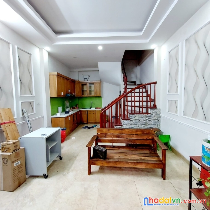 Bán nhà 5 tầng kinh doanh phố pháo đài láng, giá nhỉnh 4 tỷ gần phố ở luôn.