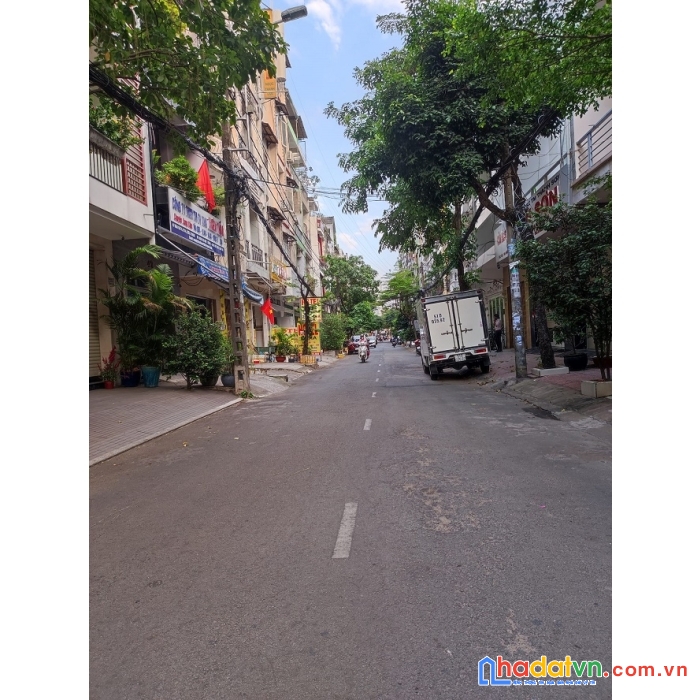 Bán gấp siêu phẩm giá rẻ-mặt tiền bàu cát 4-phường 14-tân bình-108m2 giá 11,8 tỷ.