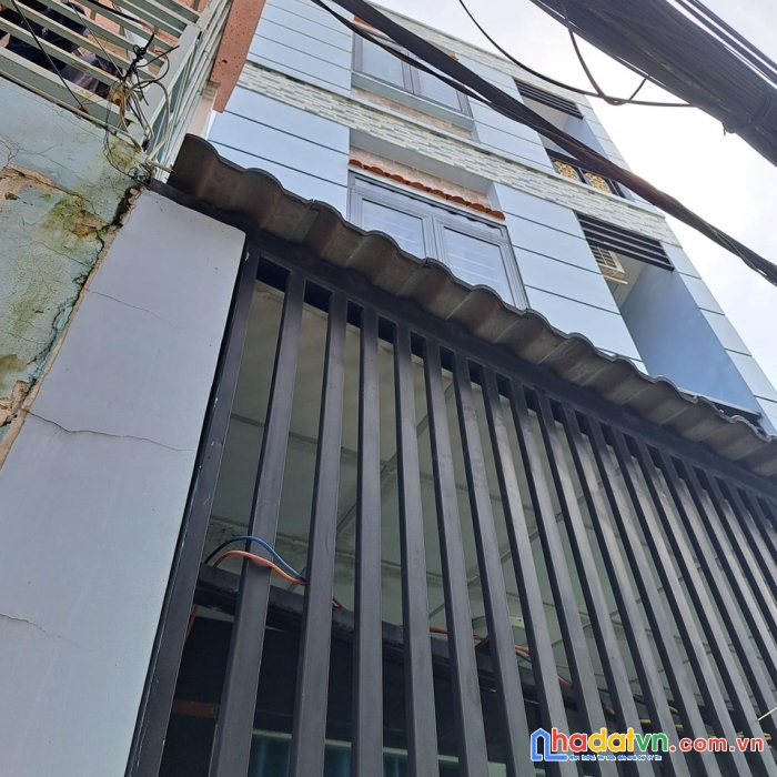 Cách mặt tiền lê văn lương 100m- 3 tầng- nhà mới ở ngay- trung tâm quận 7- kế bên tttm lotte-