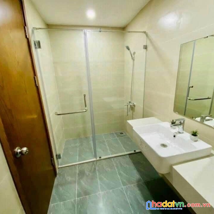 Bán căn 2 ngủ góc 02 view tây nam tầng trung