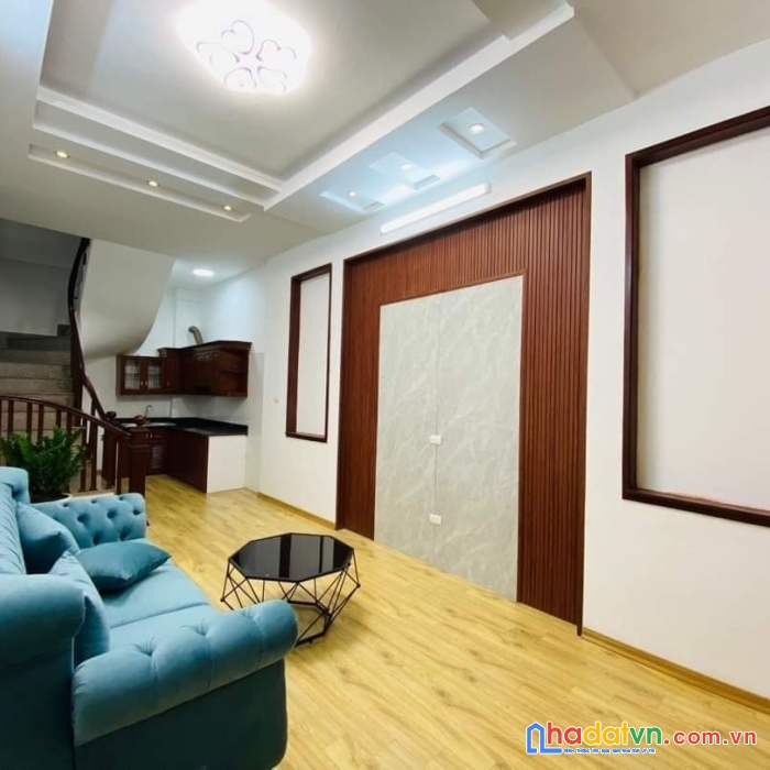 Nhà trương định ngõ 521 dt32m2 x 6 tầng x mt3,5m gia 3,71 tỷ