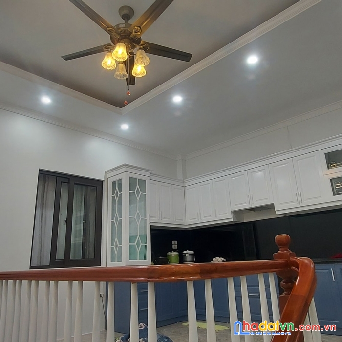 Chủ mót giảm sốc 300tr nhà đẹp ngọc thụy chỉ còn nhỉnh 4 tỷ, 5 tầng, ô tô