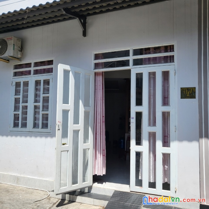 Chính chủ bán gấp căn nhà 90m2 giá chỉ bằng 1/2 thị trường. quận tân phú