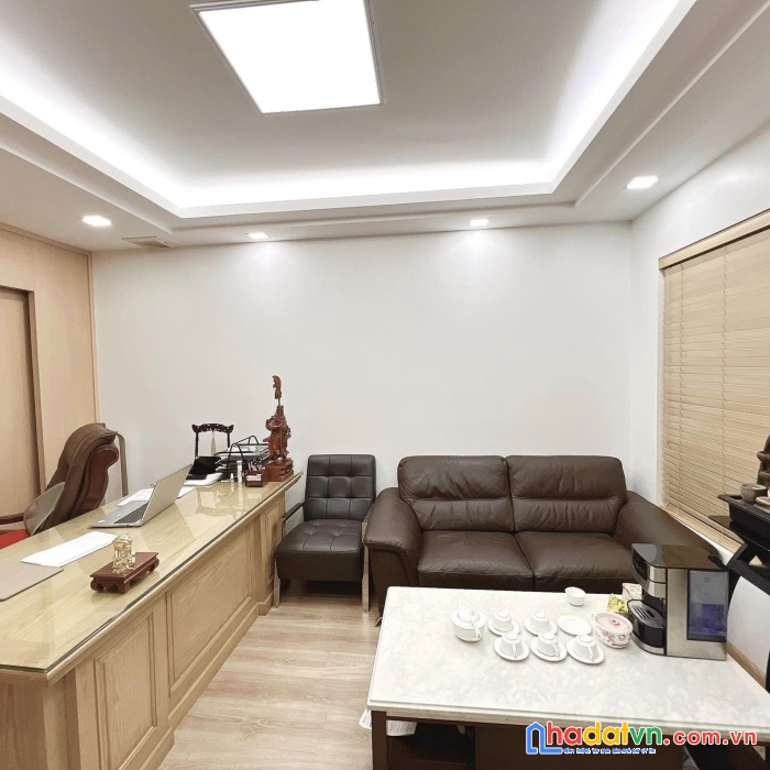 Duy tân, 7 tầng, thang máy, oto vào nhà, 60m, giá 18.5 tỷ