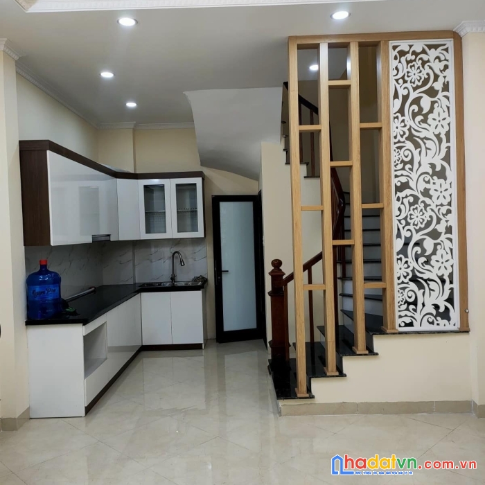 Chỉ nhỉnh 3 tỷ có ngay nhà 5 tầng sẵn ở tại ngọc thụy, mới koong, an sinh đỉnh.