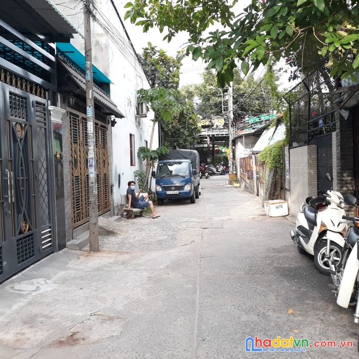 Gấp . nhà 3 tầng . tân kỳ tân quý . hẻm xe tải . 4x16m . chỉ 5 tỷ 7