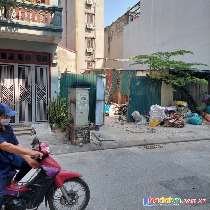 Cổ linh - thạch bàn ; 152 m2 đất sổ đỏ phân lô sát phố đường 6 m . giá 12,2 tỷ