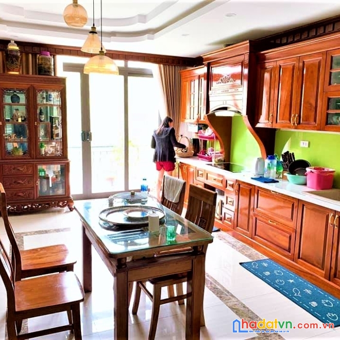 Bán nhà lạc long quân, ngoại giao đoàn. 8m mặt phố. 45m2*6t. 4,5m. nhích 5 tỷ