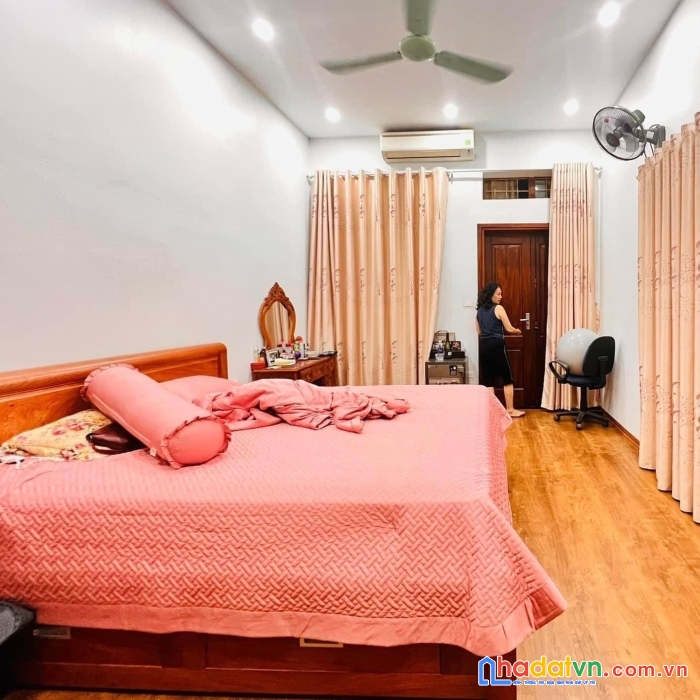 Cc bán nhà hồ ba mẫu, đống đa, dân xây, hiện đại, k.doanh, 22m2x3 ngủ, 3.3 tỷ có tl