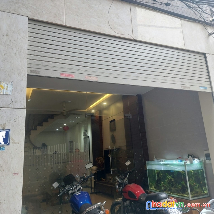 Cần bán gấp nhà đẹp phân lô ,ô tô đỗ cửa tứ liên-tây hồ.giá chỉ 6,3 tỷ. lh:dung-0934460104.
