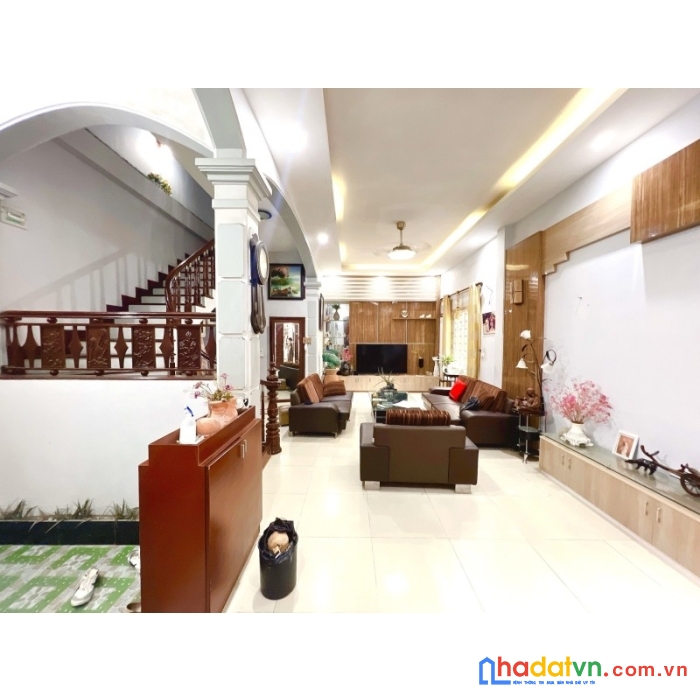Chỉ 100tr.m2 nhà ngõ ô tô tránh, lương thế vinh, dt123m2, mt6m, 12.3 tỷ. 0338080356