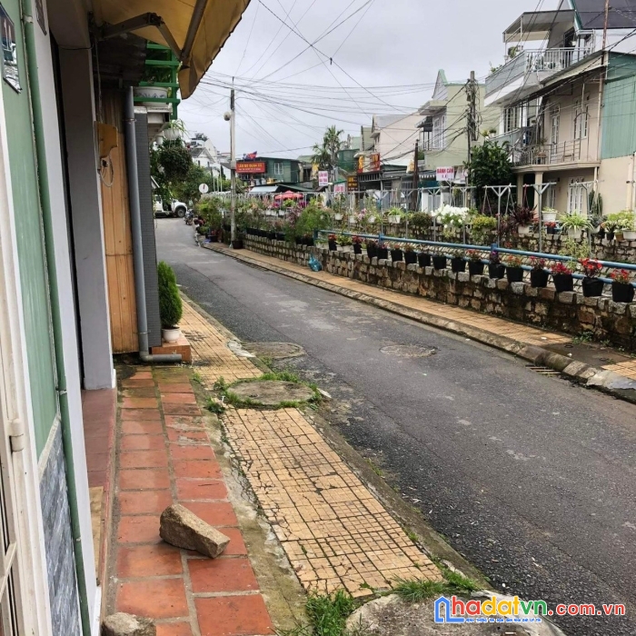 Cần bán gấp nhà vị trí  đẹp tại đường nguyễn thị định, p5 thành phố đà lạt, lâm đồng