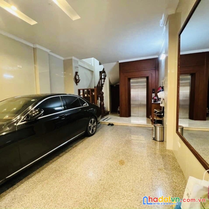 Siêu phẩm hoàng cầu đống đa phân lô oto tránh nhà đẹp thang máy gara