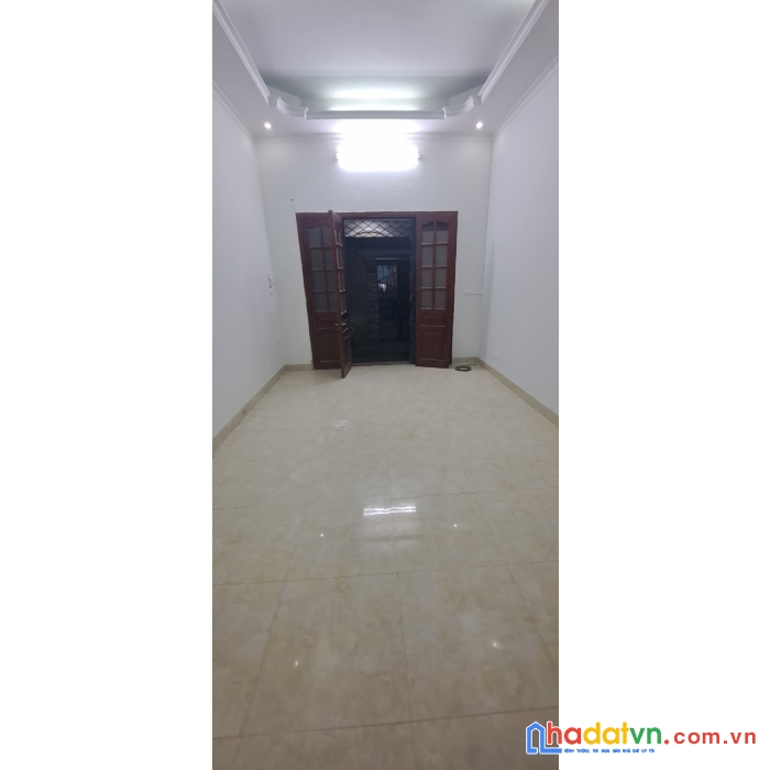 Chính chủ bán  nhà phố hồng mai giá tốt, ngõ ô tô, gần chợ gần trường.