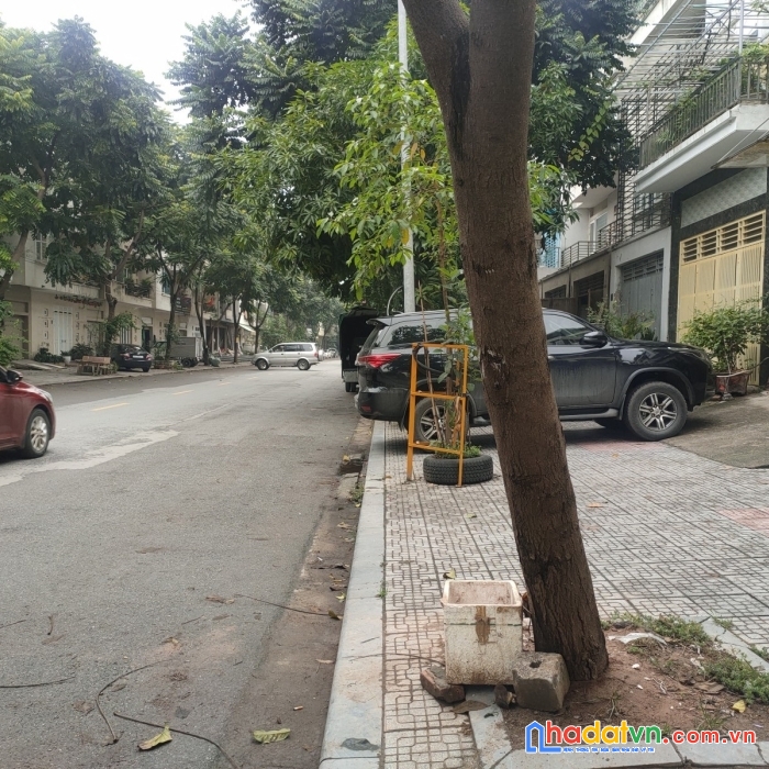 Bán nhà văn phú, hà đông, 90m2x4t, mt4.5m, đường 24m kinh doanh giá 12 tỷ