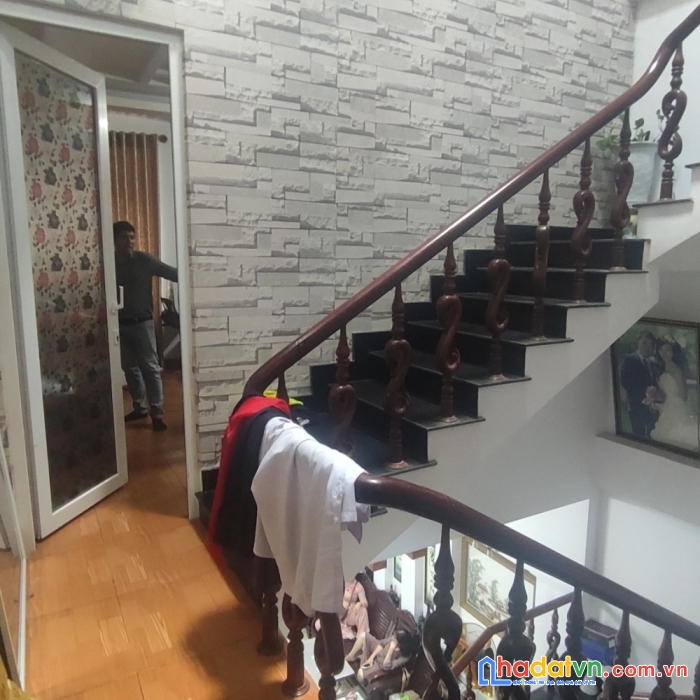 Bán gấp nhà 3 tầng huỳnh ngọc huệ, có phòng ngủ tầng 1, 70m2, giá chỉ 2.9 tỷ tlcc