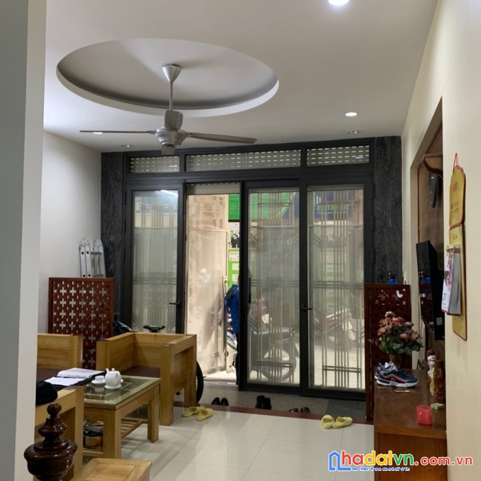 Nhà đẹp nguyễn trãi, thanh xuân, 55m,3 tầng,mt 4.5m, giá 2.3 tỷ lh 088 698 1095