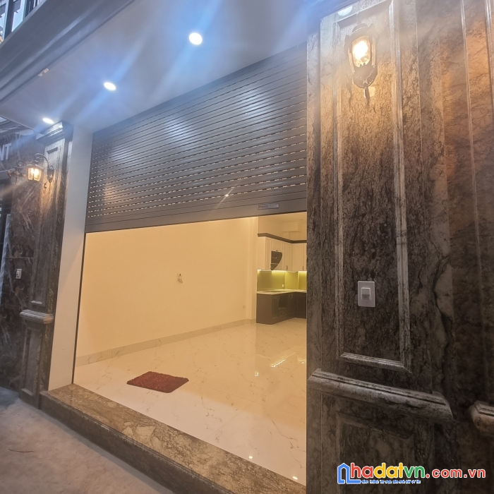 Sos - chính chủ cần bán nhà mới koong 5 tầng phố trần khát chân - 5 phút lên phố cổ - 2 thoáng