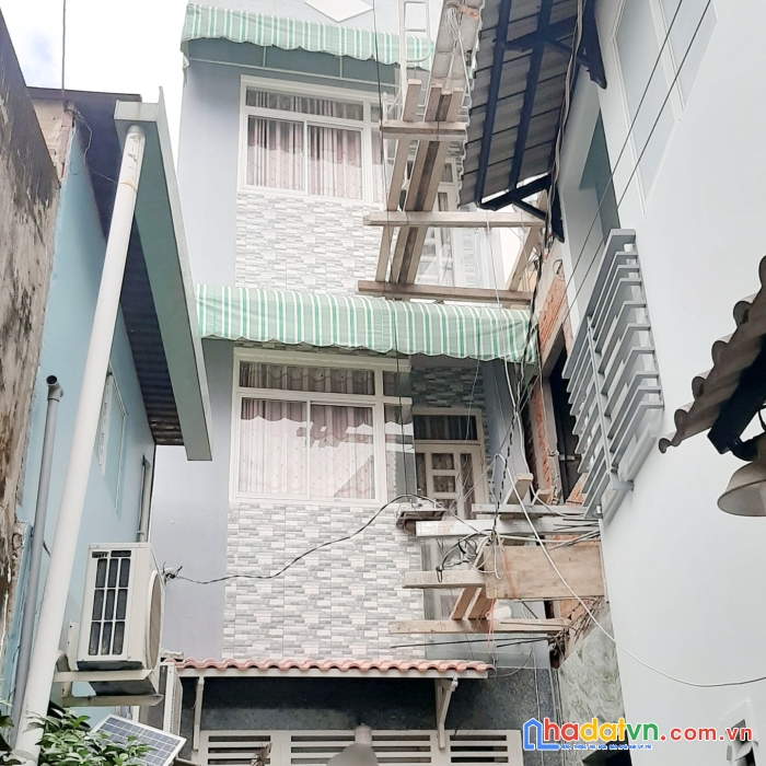 Nhà 4 tầng nở hậu hẻm dạ nam p3q8. giá 3,95 tỷ tl