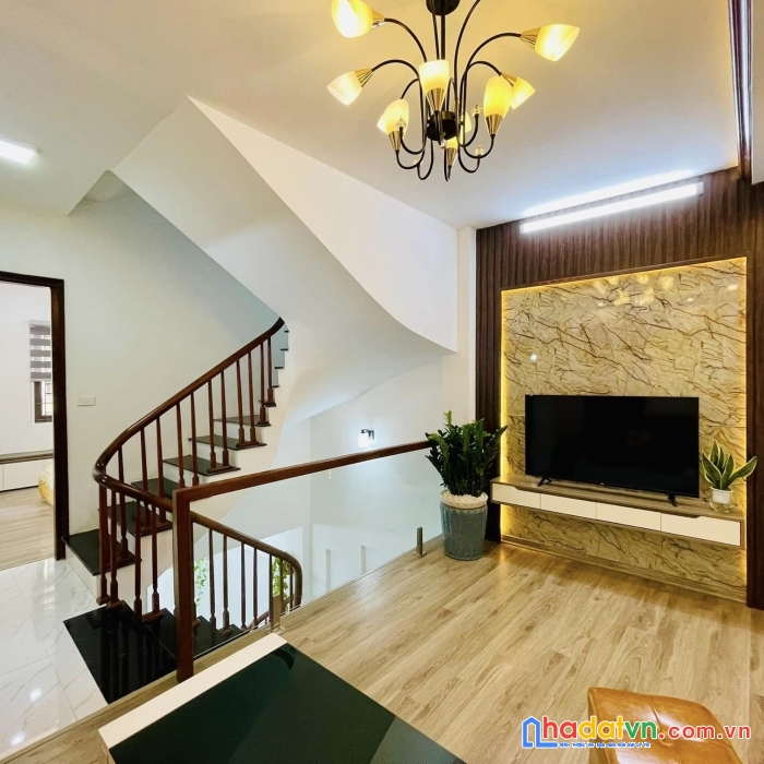 Siêu hiếm có 1 không 2 nhà phố quan nhân nhân chính 40m phân lô ô tô đỗ cổng 4.9 tỷ