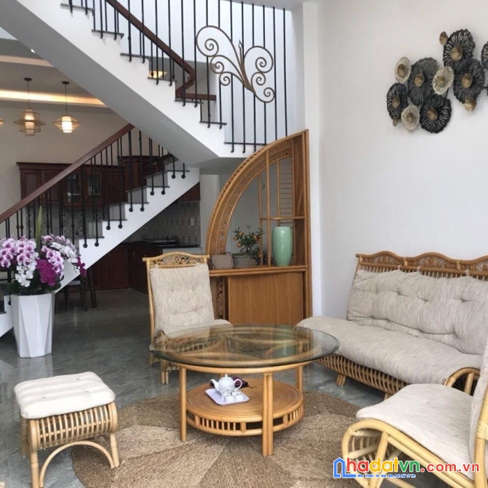 Bán gấp 4tỷ6 có ngay lô góc núi thành 3tầng – hải châu 72m2  0935808739