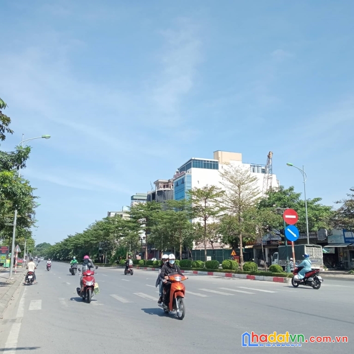 Bán nhà lê trọng tấn, 100m2x4t, mt8m, view công viên, ô thang máy, giá 13 tỷ