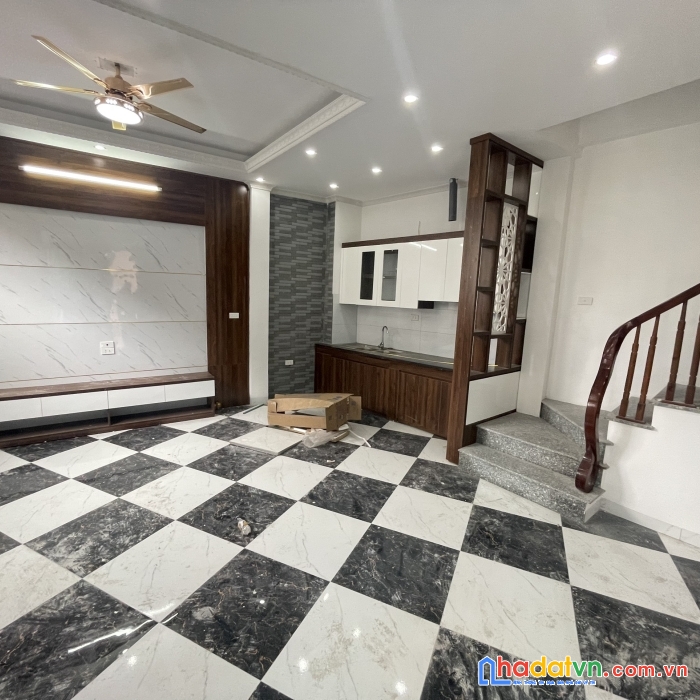 Bán nhà căn góc 4 tầng xây mới độc lập cách mặt đường quang trung chỉ 40m, dt 36m, nhiều tiện ích,