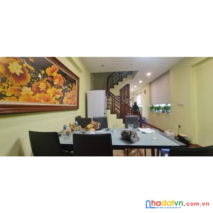 Bán nhà phố nguyễn sơn, lô góc 2 mặt thoáng, nhà đẹp ở ngay.