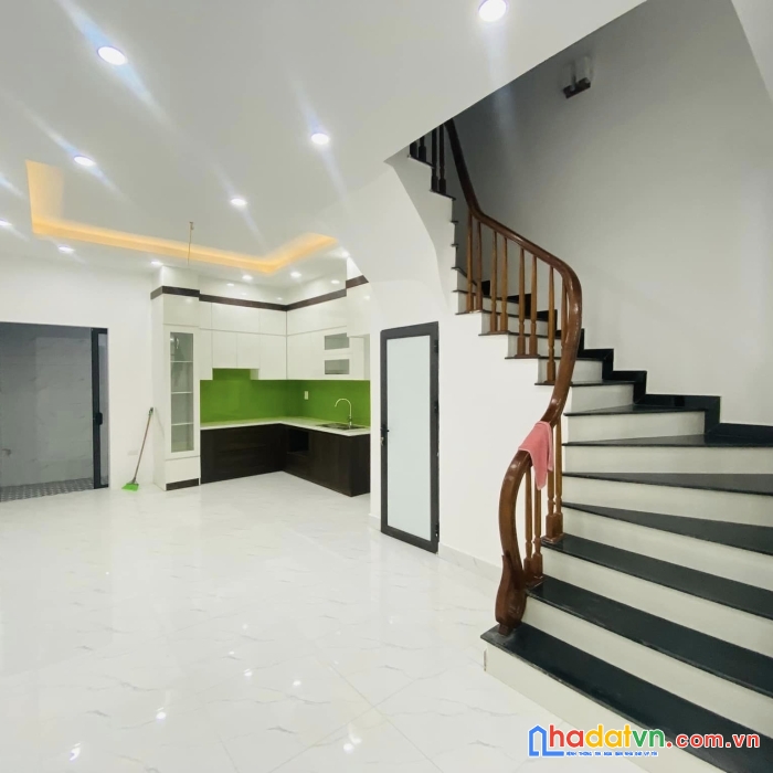 Nhà nguyễn đức cảnh 72m 6 tầng, thang máy, 7 chỗ vào nhà