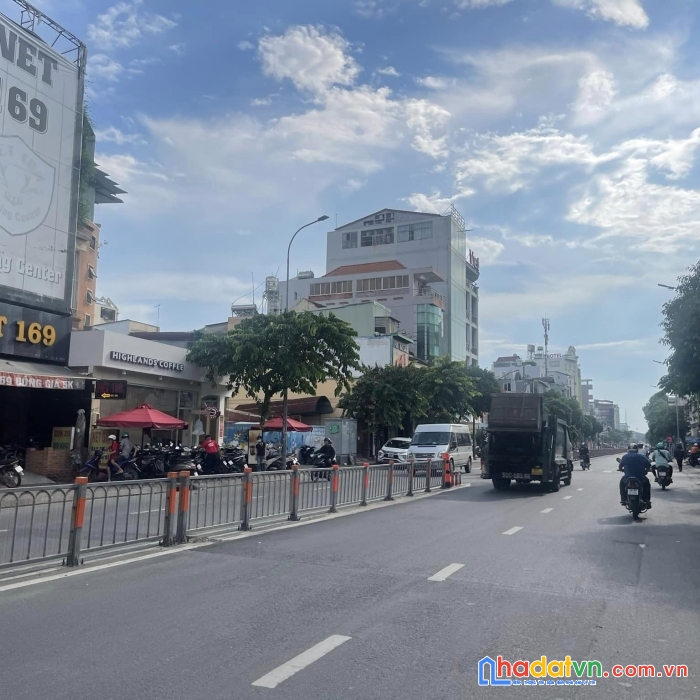 Ngộp,nhà mt nguyễntháisơn p3 gòvấp (4x11) 3tầng 5pn 3wc giá7tỷ tl tốt