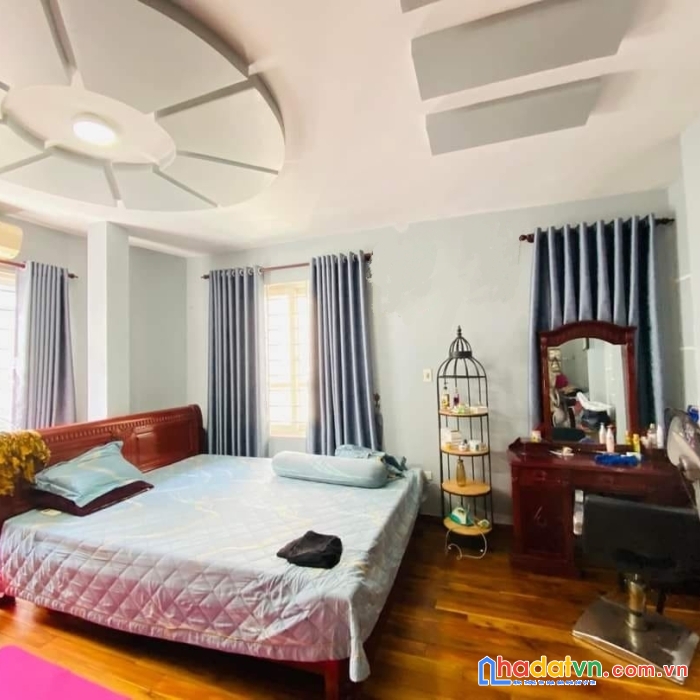 Bán nhà đẹp trương công giai cầu giấy, lô góc thoáng sáng, gần công viên, chỉ hơn 6 tỷ