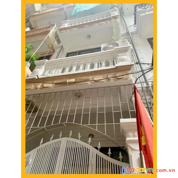 Chốt kim giang nhà cực lộc diện tích 41m2 x 5 tầng, mt3.5m, giá 3.5 tỷ.