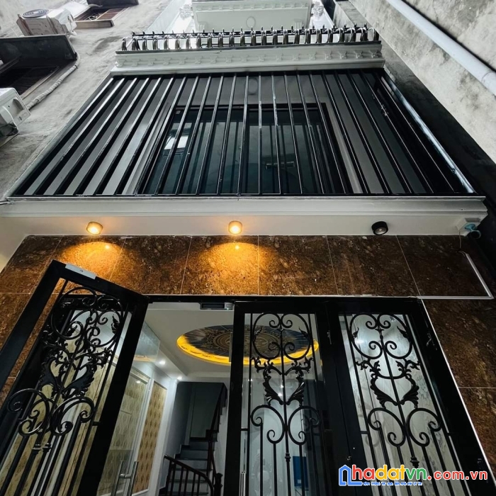 Bán nhà 86 hào nam, nhà đẹp mới tinh, sân riêng rộng thoáng