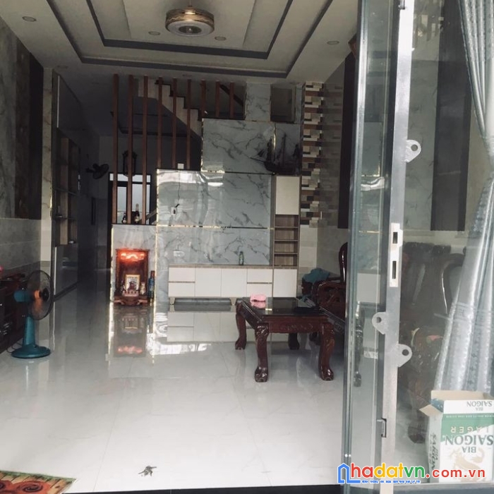 Chính chủ cần bán nhà 1 trệt 1 lầu sổ hồng riêng gần chợ bình chánh - tp.hcm