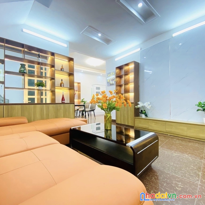 Hạ chào 300tr! 2 thoáng siêu đẹp nguyễn khang, gần phố, 20m oto, 49m2 sổ x 4t, 4,65 tỷ