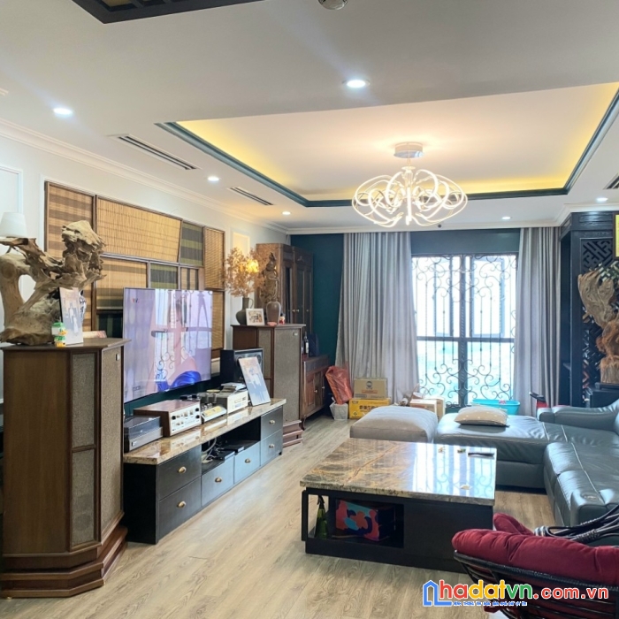 Chính chủ bán căn hộ mulberry lane, tòa c, dt 147m2, 3pn, tặng full nội thất nhập, giá 5.5 tỷ
