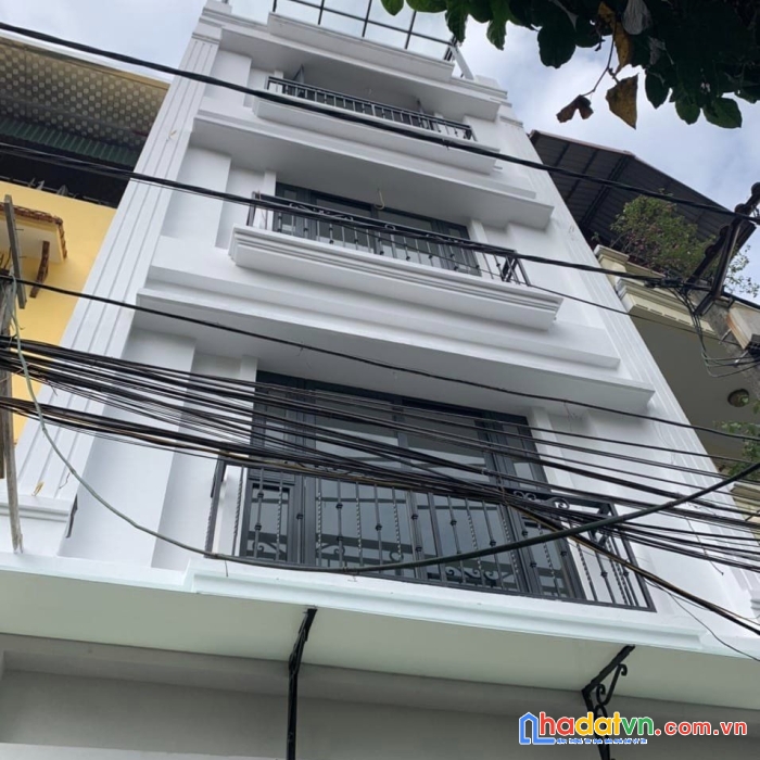 Bán nhà 5 tầng quận đống đa, 3 phòng ngủ, giá nhỉnh 2 tỷ nhà đẹp gần phố.