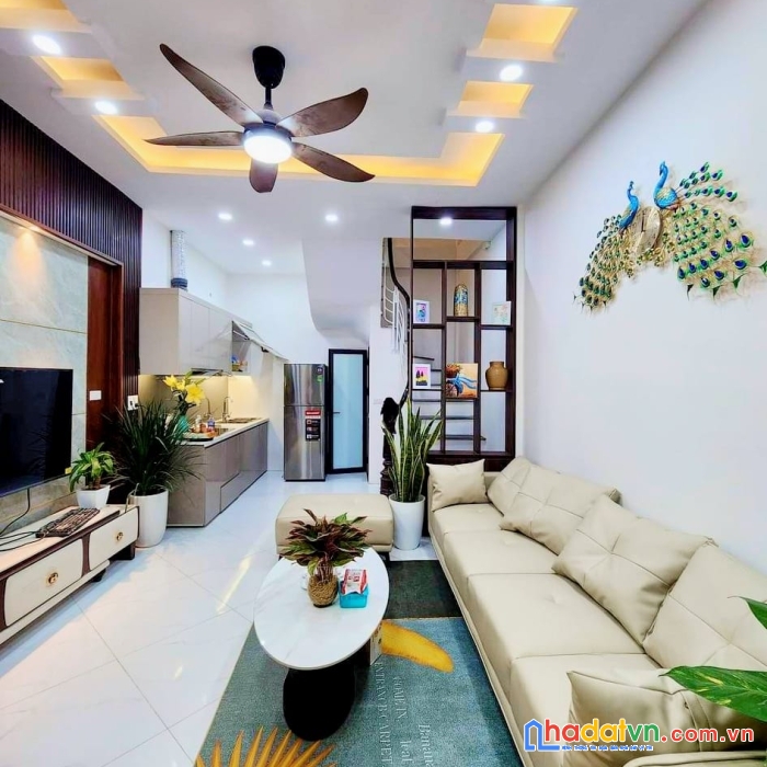 Nhà đẹp trunh tâm quận đống đa dt:36m2 5 tầng mt:3.8m 3 phòng ngủ chủ tặng fun nội thất xịn sò -
