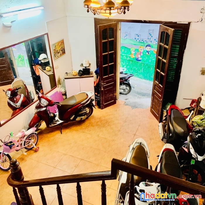 Bán nhà núi trúc, 3 mặt thoáng, dân trí tuyệt vời. 50m2x3t giá 5,5 tỷ