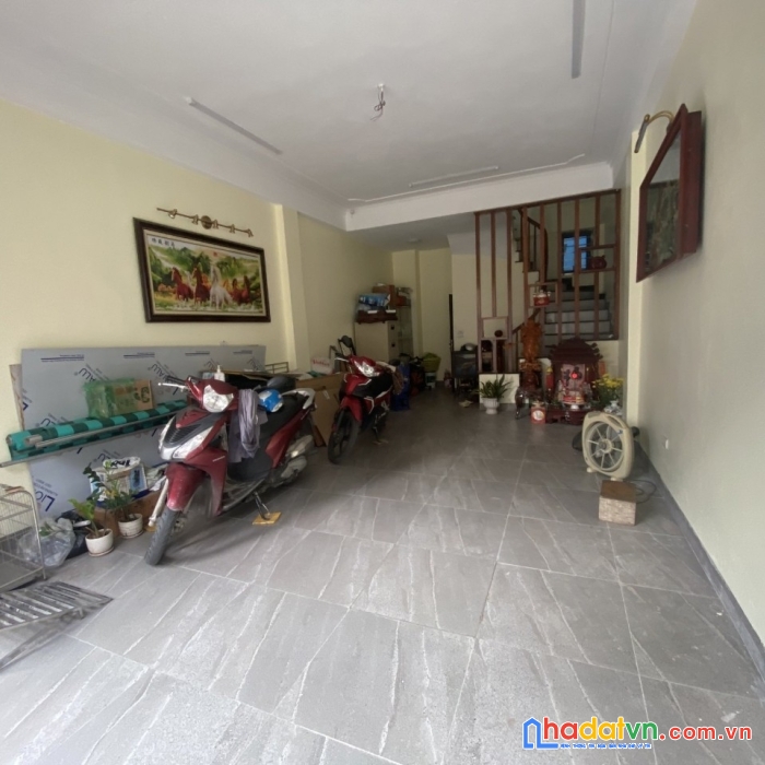 Bán nhà đàm quang trung ,long biên,hà nội,41m x5t mặt tiền 5m, gara kd, ngõ thông bàn cờ, giá chỉ
